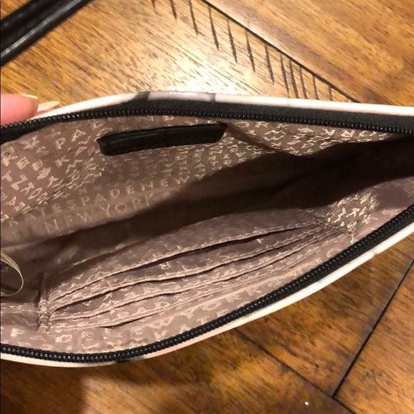 Super Fun Wristlet! See matching bag! - Picture 4 of 4